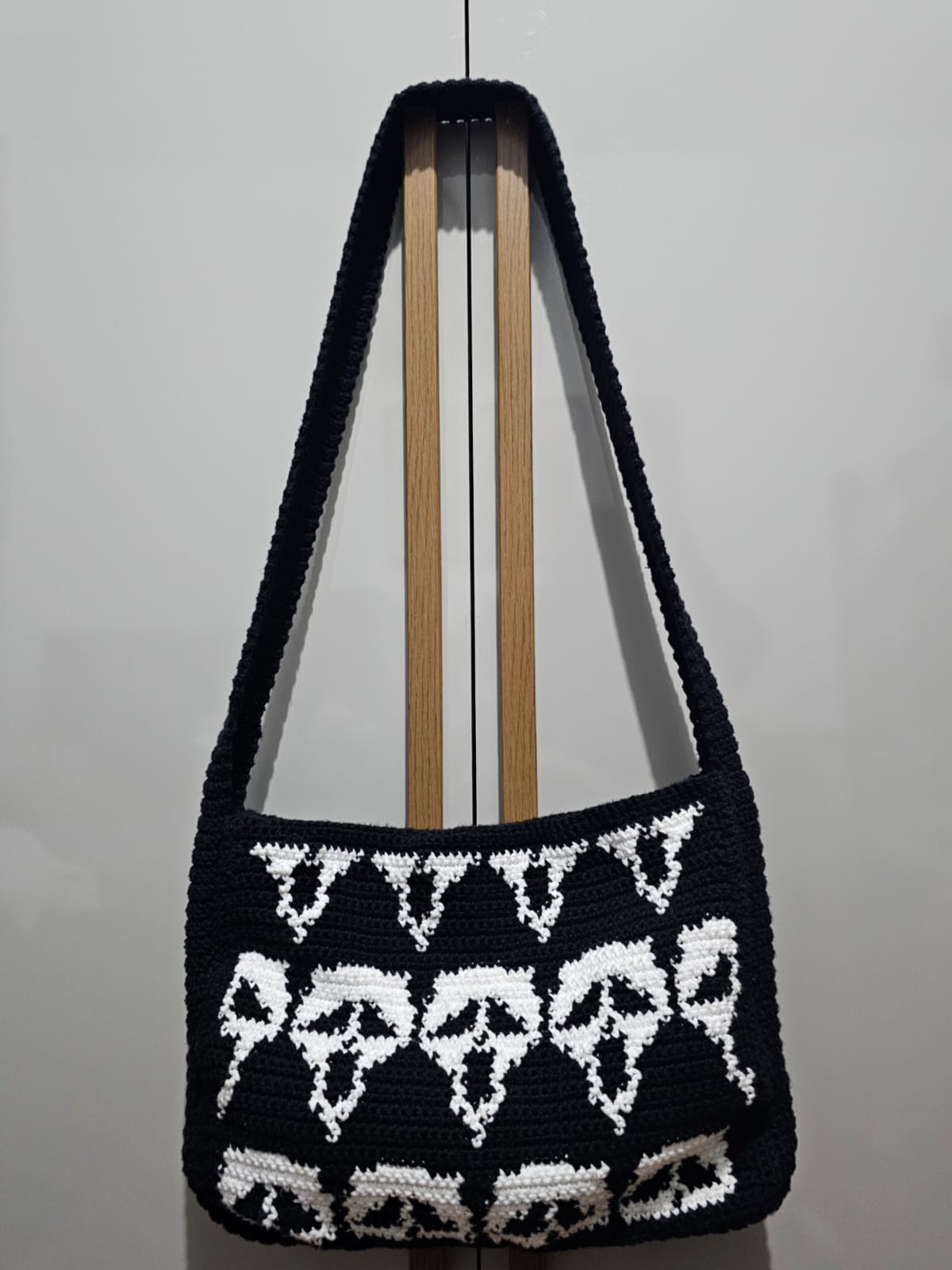 Bolsa Ghost Face em crochê